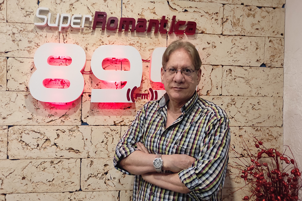 Domingo de radio en «Super Romantica 89.5 FM» de Guatire, Venezuela